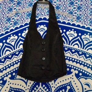 Very cute women’s vest.